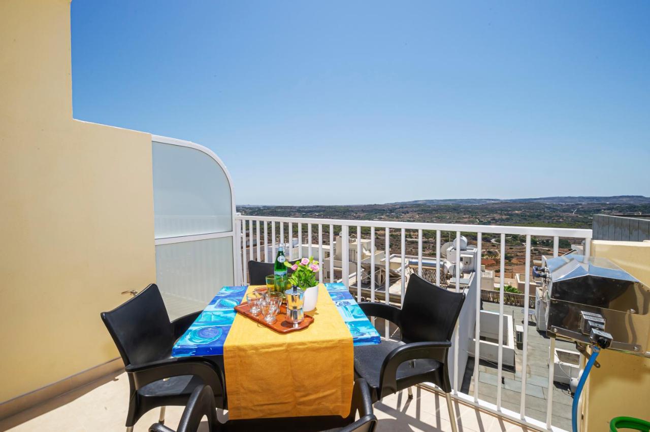 Summer Breeze Apartment With Panoramic Terrace - By Getawaysmalta Mellieha Exterior photo