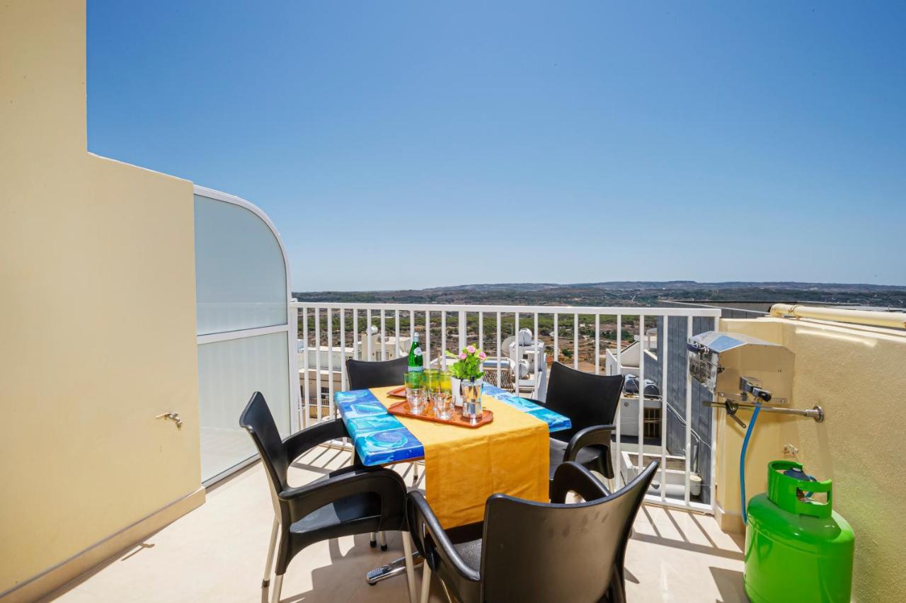 Summer Breeze Apartment With Panoramic Terrace - By Getawaysmalta Mellieha Exterior photo
