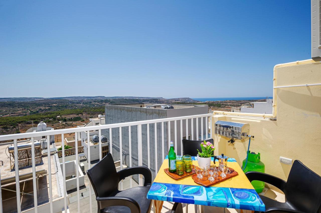 Summer Breeze Apartment With Panoramic Terrace - By Getawaysmalta Mellieha Exterior photo