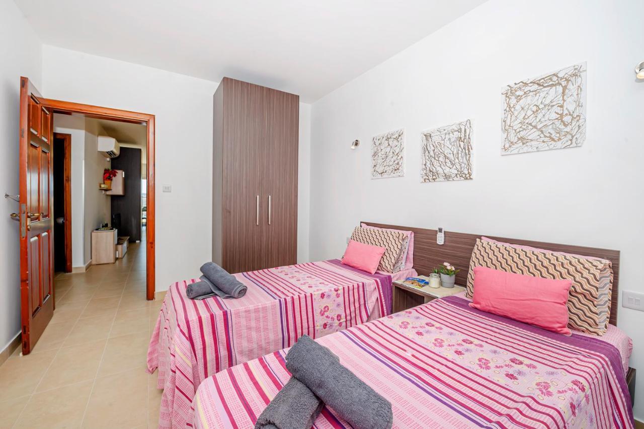 Summer Breeze Apartment With Panoramic Terrace - By Getawaysmalta Mellieha Exterior photo