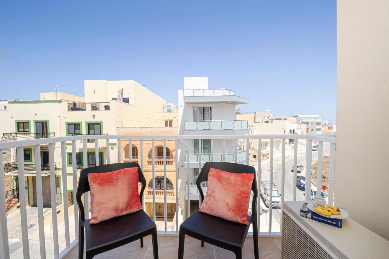 Summer Breeze Apartment With Panoramic Terrace - By Getawaysmalta Mellieha Exterior photo